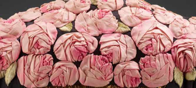 Exhibition - Schiaparelli: Fashion Becomes Art